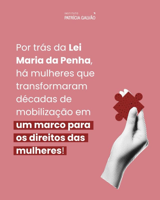A Lei Maria da Penha completa 20 anos em 2026. Mas sua história começou muito antes de sua aprovação — e continua sendo escrita todos os dias. 

Ela nasceu da mobilização de organizações feministas, juristas, pesquisadoras e ativistas que transformaram décadas de luta em um marco para os direitos das mulheres. Desde então, outras especialistas têm contribuído para sua implementação, interpretação, pesquisa e aperfeiçoamento, fortalecendo uma legislação que salva vidas.

👉 Neste carrossel, reunimos algumas dessas mulheres e suas contribuições para a trajetória da Lei Maria da Penha. São histórias que ajudam a lembrar que grandes conquistas não acontecem por acaso: elas são resultado do trabalho coletivo, da produção de conhecimento e da atuação de quem segue defendendo os direitos das mulheres.

Ao celebrarmos os 20 anos da Lei Maria da Penha, reconhecer essas trajetórias também é reafirmar a importância de garantir que ela seja plenamente cumprida!

#InstitutoPatríciaGalvão #LeiMariaDaPenha #20AnosLeiMariaDaPenha #ViolênciaContraMulher #DireitosDasMulheres